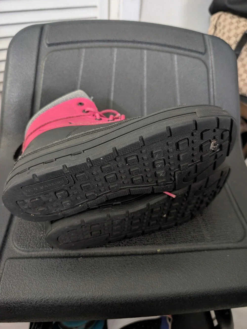 Nike ACG Woodside High Boots Girl Pink, Gray and Black 524876-669 Size 5